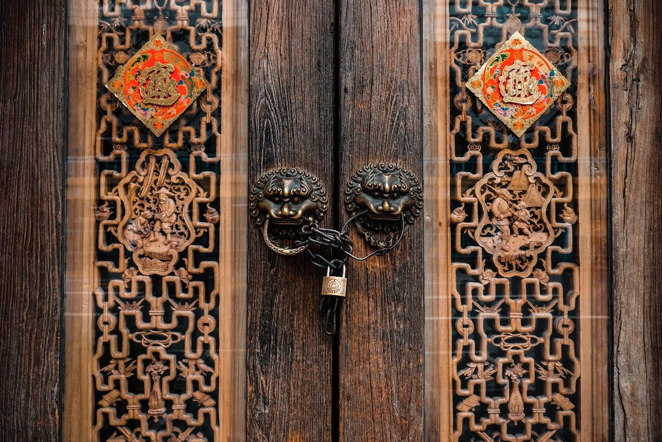 Wooden doors with engraving