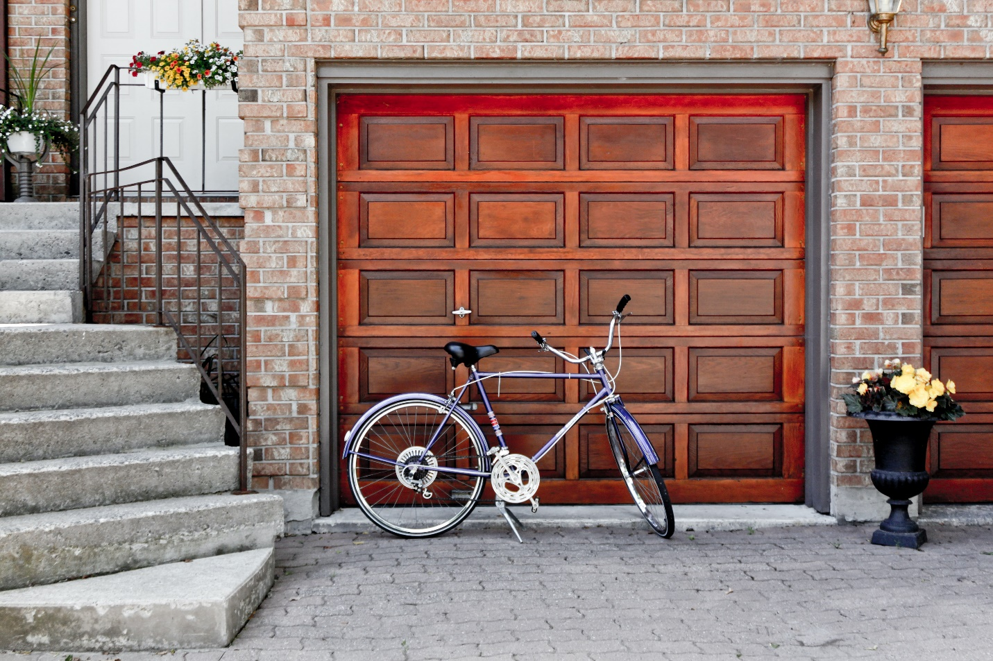 Overhead sectional garage doors