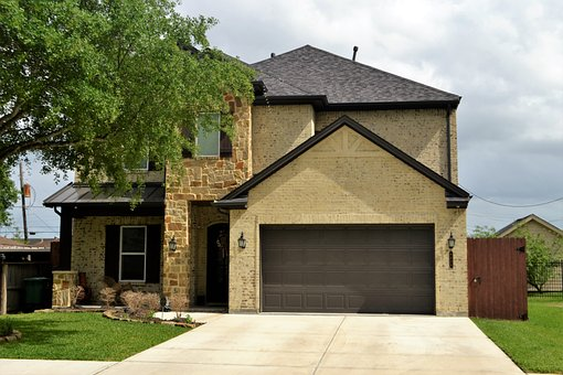 wooden garage door in Toledo