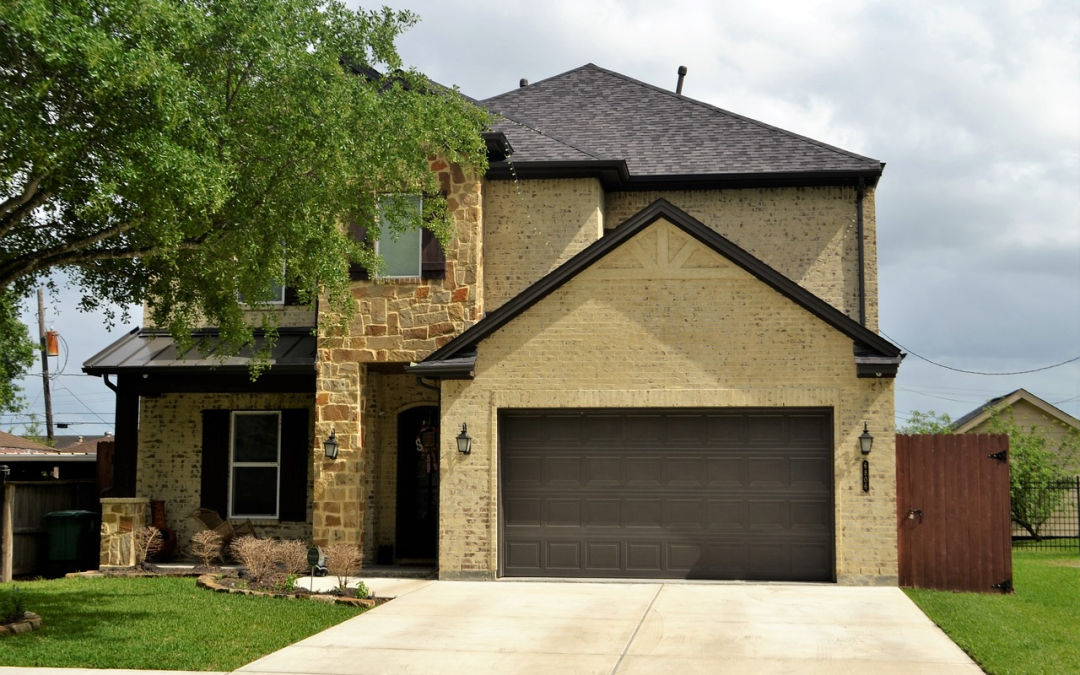 Wood Doors Dos and Don’ts: Caring for Your Wooden Entryways